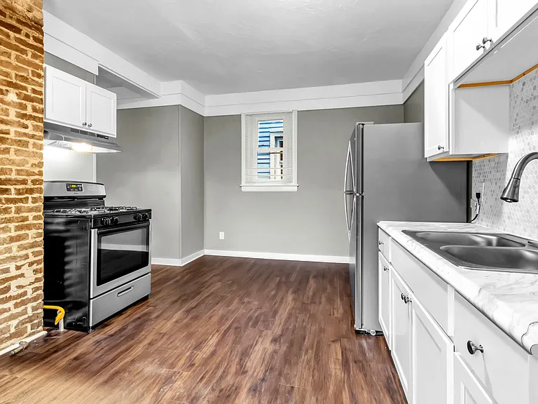 135 Elmwood Ave #1 — Photo 2