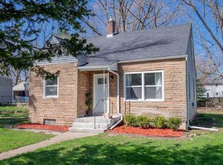 1713 Baker Dr, Kalamazoo, MI 49048