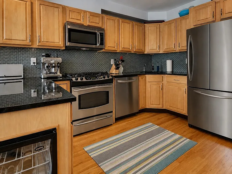 225 Clinton St #3 — Photo 7