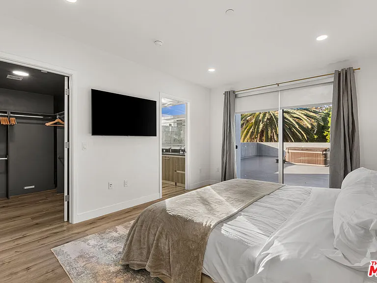 4806 Sylmar Ave #Penthouse 2 — Photo 15