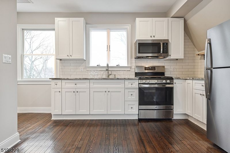 1st image of 9 Witherspoon St Floor 2