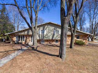 1104 Devroy Ln, Green Bay, WI 54313