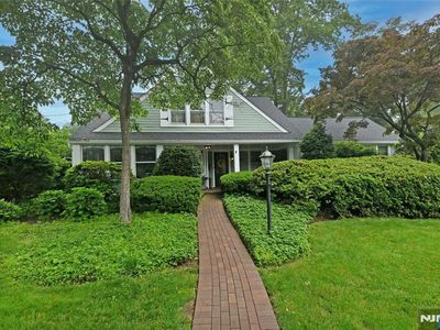 455 Summit Ave, Oradell, NJ, 07649