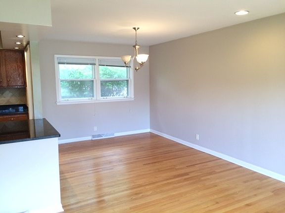 3rd image of 2523 Linda Ct
