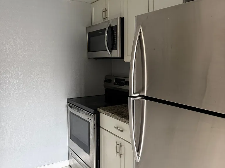 600 N Grove St #10 — Photo 10