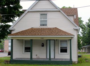 1203 3rd St, Charleston, IL 61920