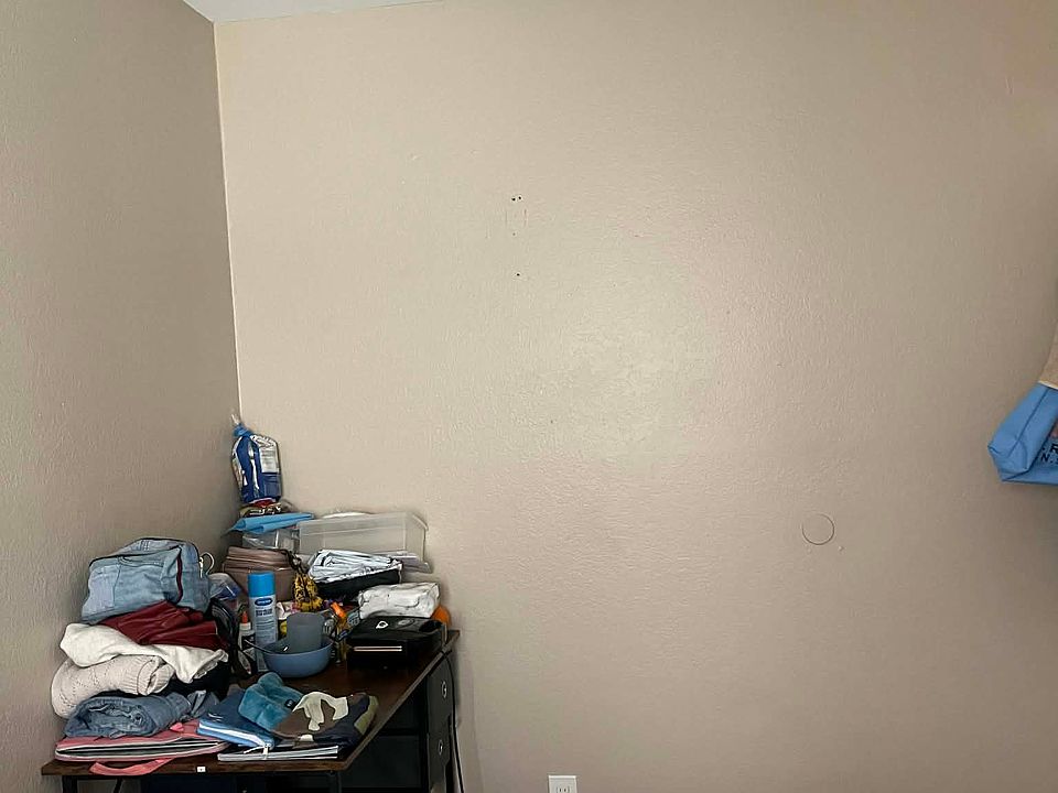 2nd image of 420 N Harvard Blvd