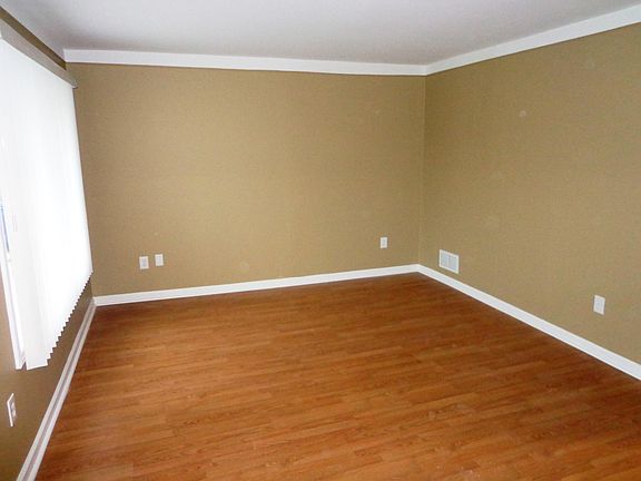 5th image of 27375 Lorenz St