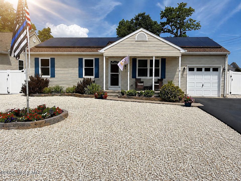 1st image of 718 Conifer Drive