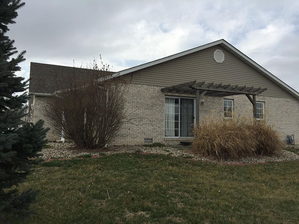covered patio, side view