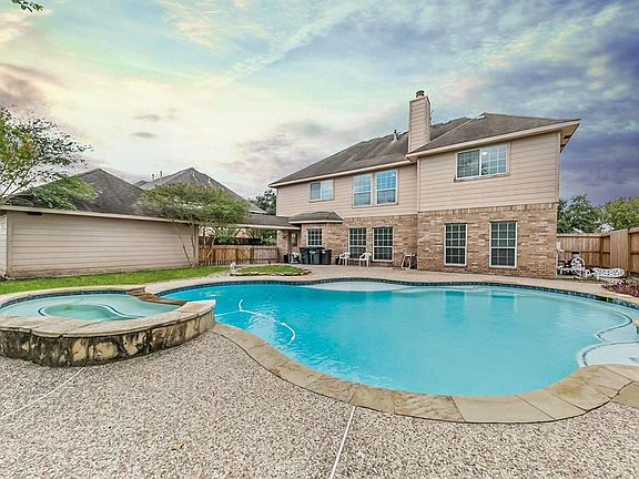 3rd image of 513 W Lake Drive