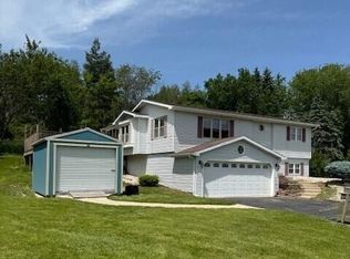 S80W23620 Parkview Dr, Big Bend, WI 53103