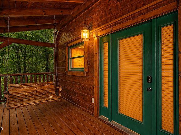 3rd image of 839 Great Smoky Way