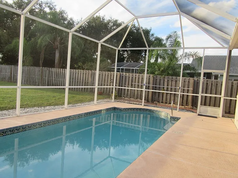 1804 Abbeyridge Dr — Photo 17