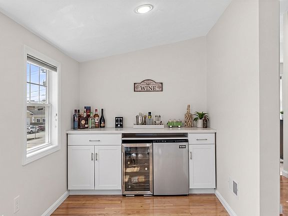 5th image of 1584 Andover St #20