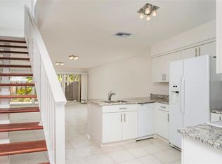 15389 S Dixie Hwy APT 25, Palmetto Bay, FL 33157