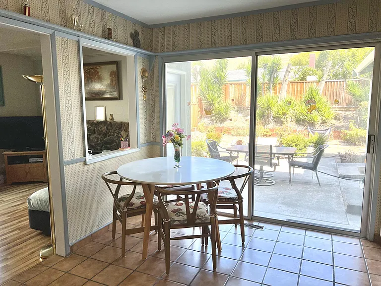3553-2 Laurant Way — Photo 12