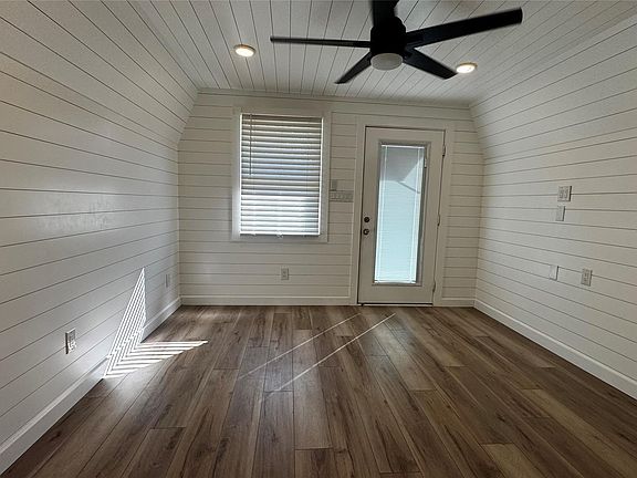 3rd image of 855 Christmas Rd