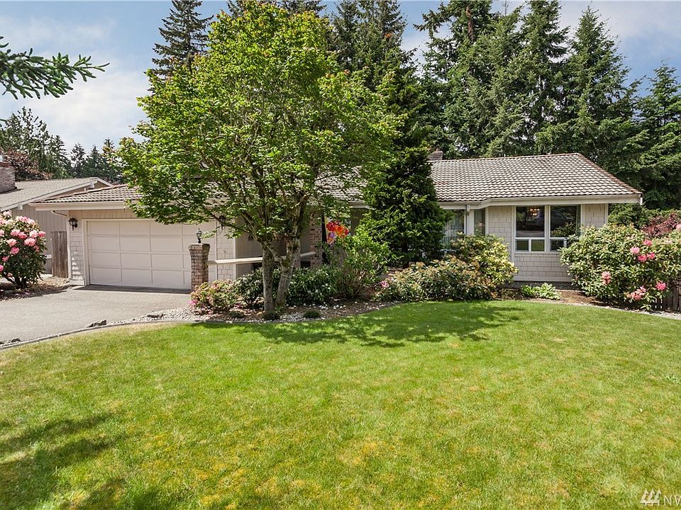 Spacious rambler with fully-finished daylight basement