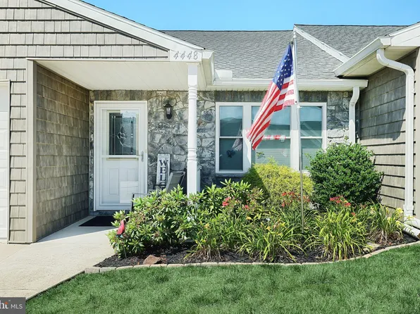 4448 Clair Mar Dr, Dover, PA 17315