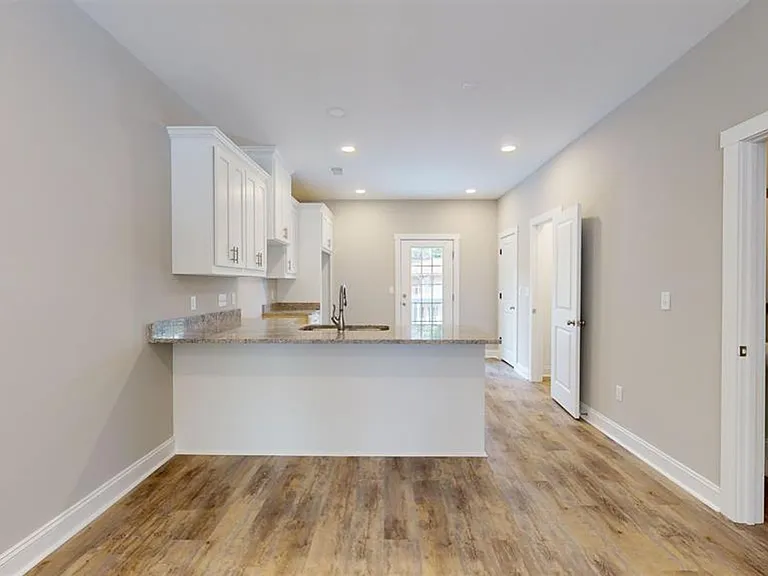 3921 Capers Ave — Photo 6