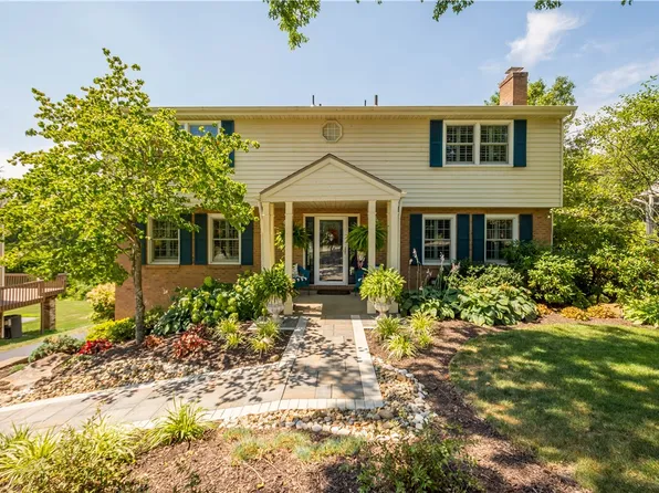 307 Windsor Dr, Coraopolis, PA 15108