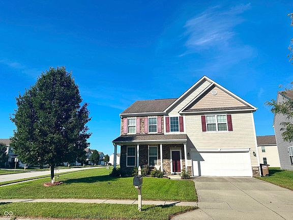 2nd image of 1935 Lakecrest Dr