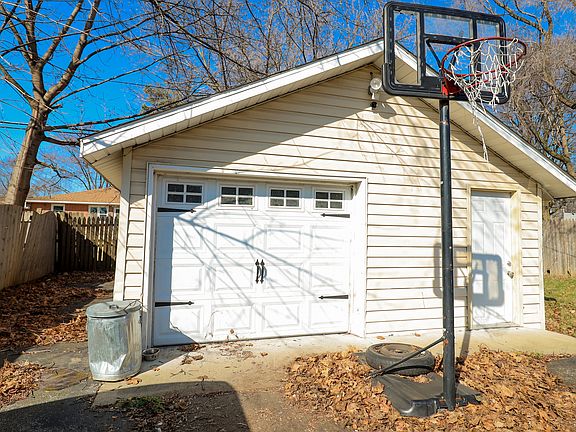 3rd image of 1018 Westmoreland Ave