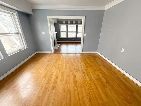 3rd image of 4822 E 84th St
