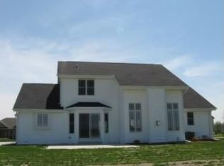 524 S Buth Rd, Dousman, WI 53118