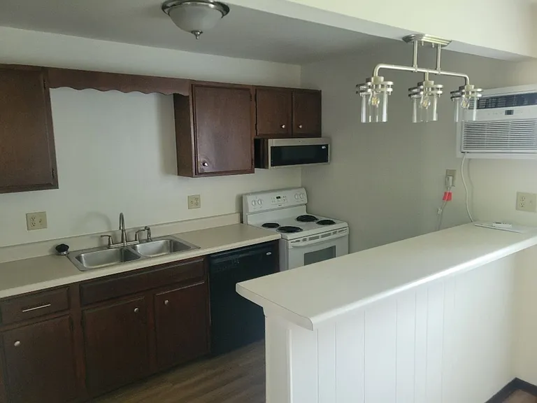 1357 Meadowcreek Dr — Photo 5