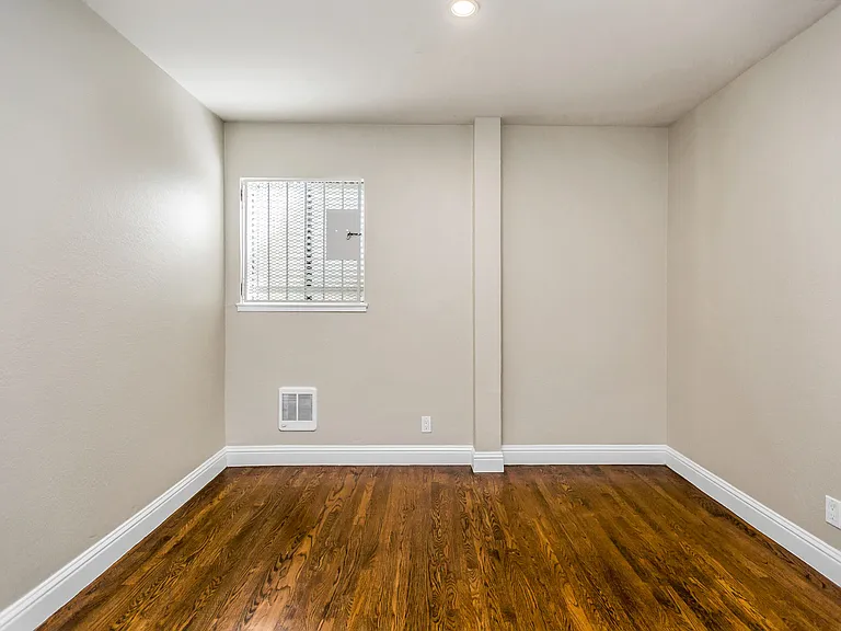 2385 Folsom — Photo 22
