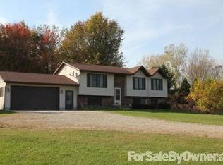 5695 Lake Pleasant Rd, North Branch, MI 48461