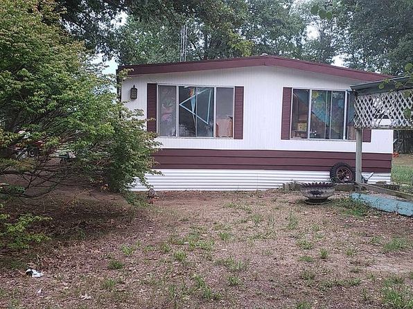 402 Spruce Ln