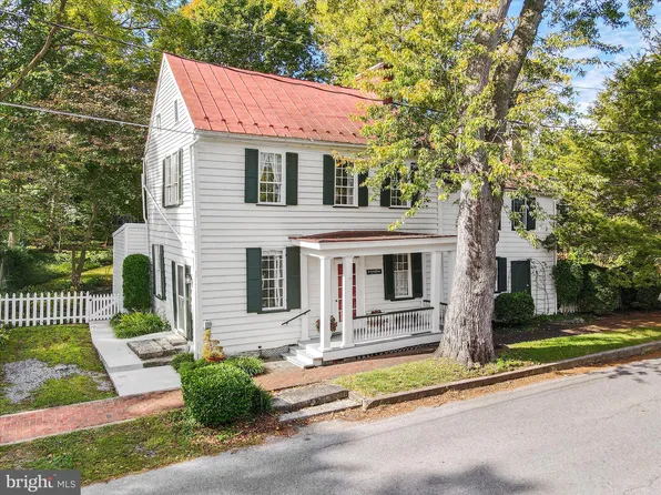 204 W Washington St, Shepherdstown, WV 25443