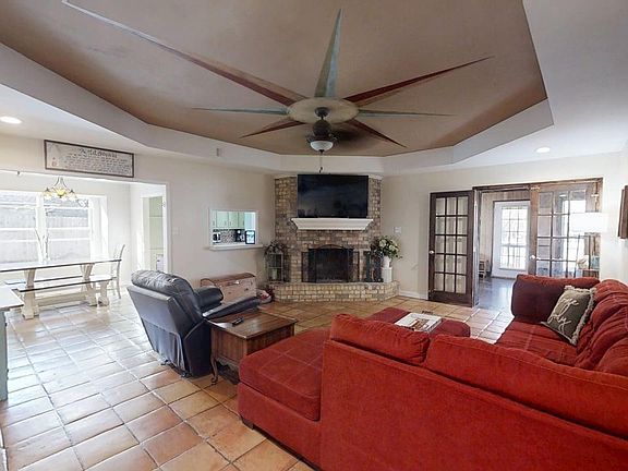 4th image of 708 Quail Ln