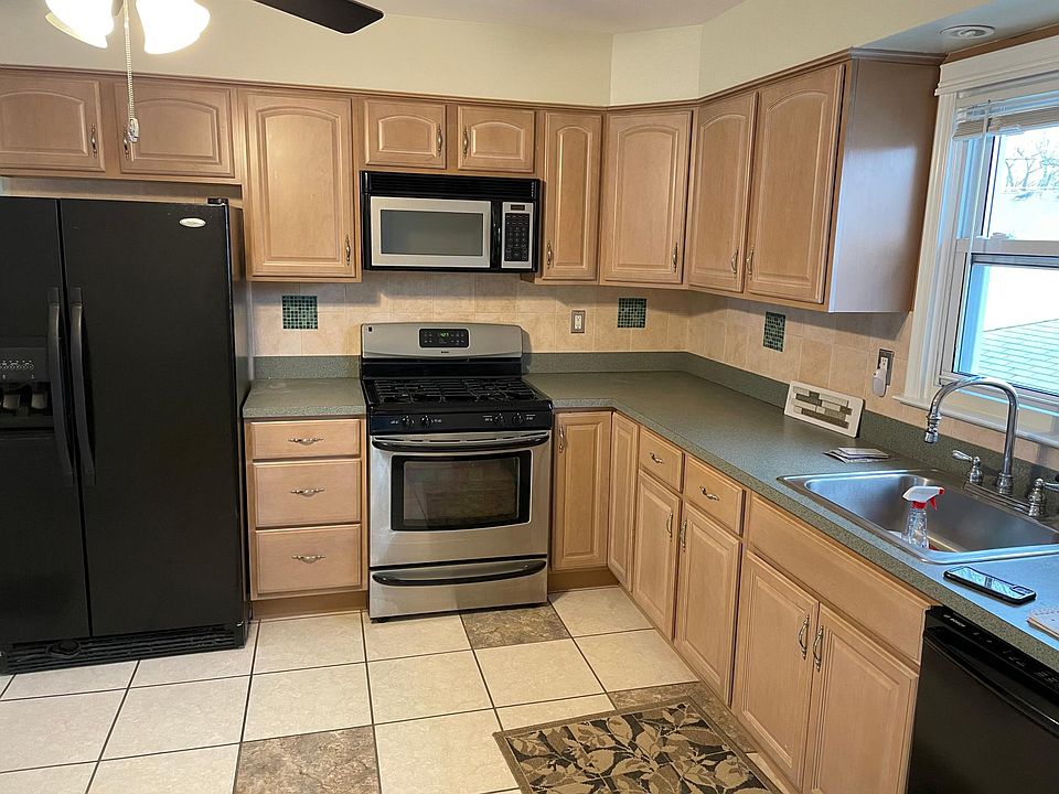 1st image of 24 Keats St
