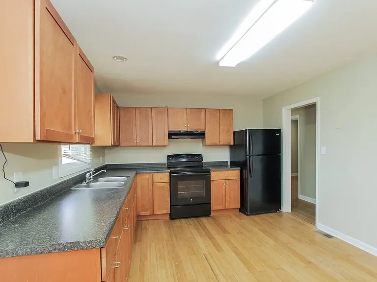3304 Sunset Rd — Photo 6
