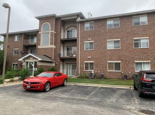 881 N Swift Rd UNIT 304, Addison, IL 60101