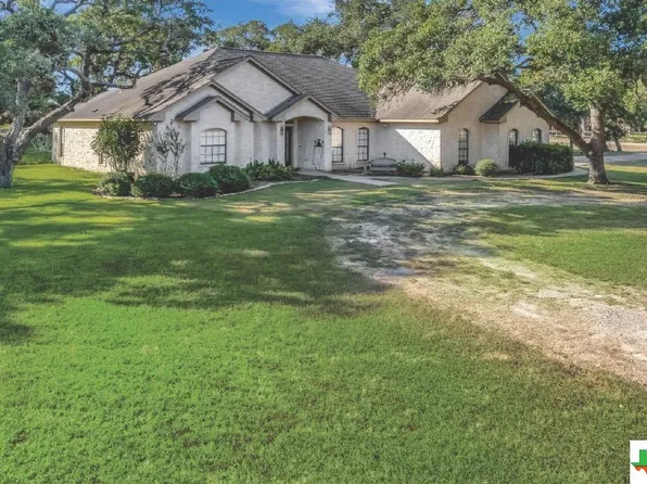 20 Private Road 1231, Edna, TX 77957