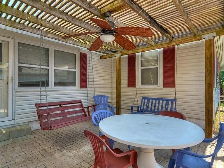 551 Zanesville St S #1 — Photo 8