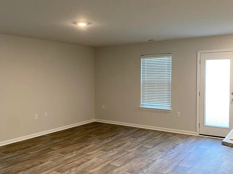 1213 Riverstone Dr — Photo 5