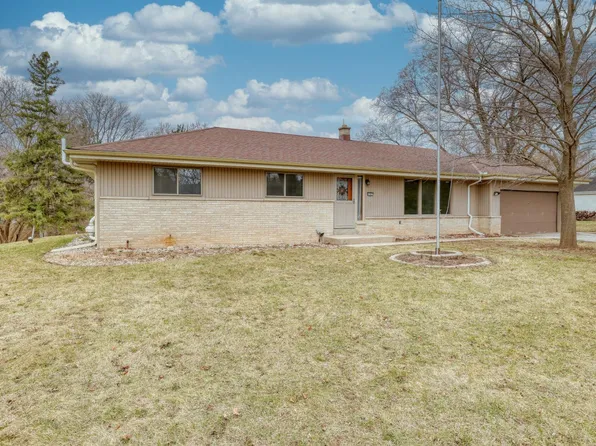 4465 N 144th St, Brookfield, WI 53005