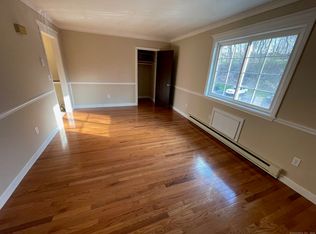 35 Mountain Village Rd UNIT 27, Waterbury, CT 06706