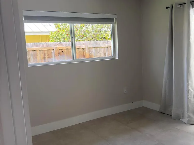 1400 NW 4th St — Photo 15