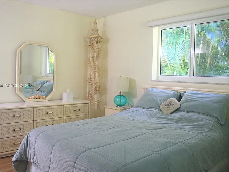 1933 Twin Dolphin Ln — Photo 19