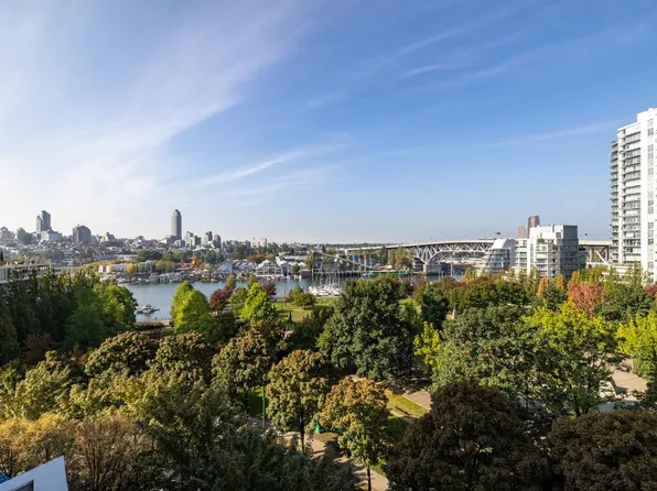 455 Beach Cres #906, Vancouver, BC V6Z 3E5