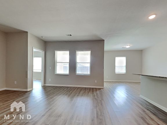 5th image of 1033 Water Oak Ln