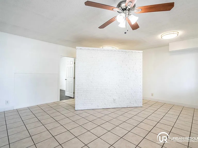 3049 NW 9th Ave #4 — Photo 5