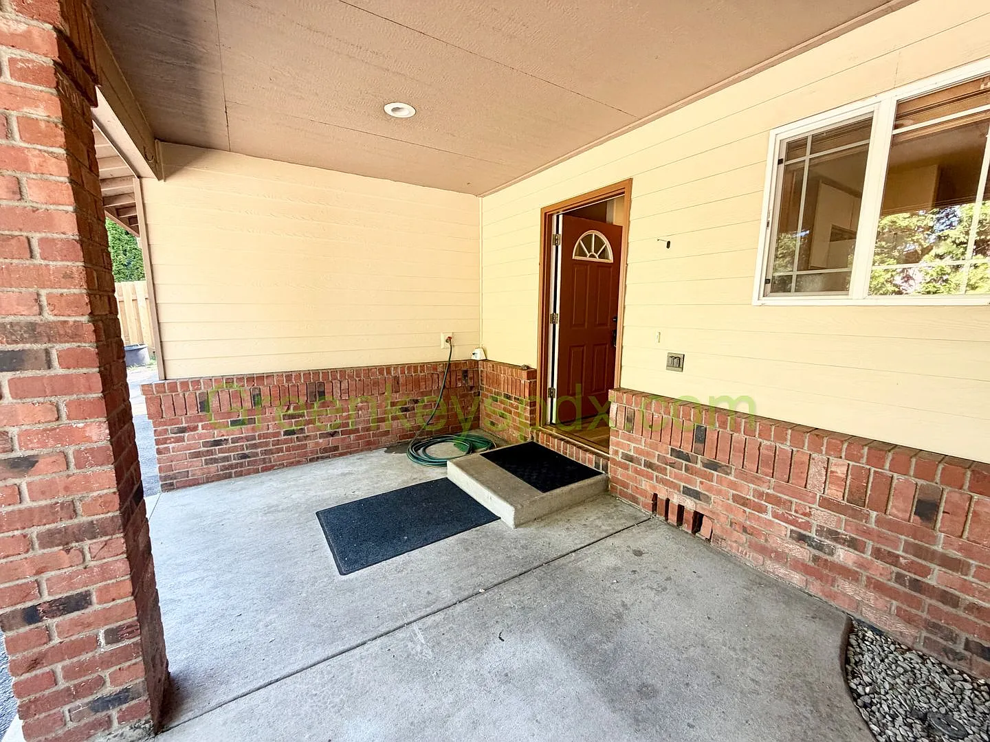 3-bedroom 2-bath Townhouse Near McMenamins Edgefield — Photo 4